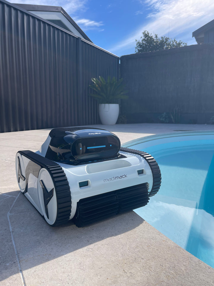 Madimack GT Freedom i30 Cordless Robotic Pool Cleaner